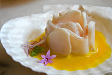 Tiradito de locos al ají amarillo